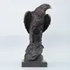 Águia de cobre, águia majestosa abrindo suas asas, grande demonstração de ambição, ornamento de águia em latão simulado, escultura de águia em bronze, decoração de mesa, item de artesanato