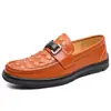 Mocassins de Couro de Primeira Camada, Novo Estilo, Solado Macio, Mocassins Slip-On de Couro Genuíno Estilo Britânico, Sapatos Casuais de Couro da Moda para Homens