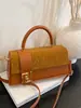 Bolso cuadrado pequeño retro de estilo coreano, moderno y único, para mujer, adecuado para ir al trabajo, con un distintivo toque casual y de alta gama, nuevo modelo cruzado y de mano
