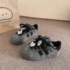 Tênis Versátil Estilo Coreano para Mulheres com Acessórios, Novos Sapatos Brancos Populares 2026, Sapatos de Nicho, Tênis Esportivos Casuais