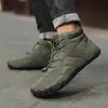 Botas de nieve de invierno nuevas y gruesas para exteriores, zapatos de algodón con forro polar para hombre, zapatos cálidos antideslizantes e impermeables para mujer, zapatos de alpinismo de cinco dedos