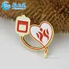 Fabricantes fazem emblema de metal pintado personalizado médico criativo formato especial não pago doação de sangue pin de distintivo comemorativo personalizado