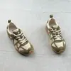 Zapatillas de correr acolchadas antideslizantes con diseño patchwork moderno y a la moda, nuevas para el verano 2026, para mujer, que aumentan la altura, para senderismo al aire libre