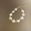 Pulsera de Cuentas Irregulares de Vidrio de Colores Estilo Frío Elegante Pulsera de Nicho Sensación de Alta Gama Joyería Hecha a Mano Venta al por Mayor