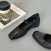 Zapatos de Salón Individuales de Punta Cuadrada y Boca Baja Estilo Francés para Mujer, Nuevo Modelo 2026, Adecuados para Combinar con Faldas, Estilo Suave para la Noche, Zapatos Planos Mary Jane de Cuero Suave