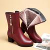 Botas de maternidade Botas quentes de lã 2021 Sapatos novos de inverno Sapatos de couro macio Sapatos de algodão Botas de couro femininas de meia-idade e idosas