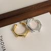 Anillo Abierto Estilo Palacio Italiano Cepillado Estrella Blanca Dorada Electrochapado Anillo Retro Elegante Versátil Simple para Dedo Índice