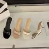 Sandalias de tacón alto de una tira estilo francés para mujer, zapatillas de verano de charol con tacón fino y punta abierta, simples y versátiles, hacen que los pies se vean claros