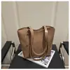 Bolso Retro de Alta Gama para Mujer, Bolso de Hombro Versátil de Moda Invierno 2025 con Gran Textura, Bolso Tote de Gran Capacidad