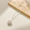 Colar Pingente Coração Vazado Simples, Moderno e Versátil, Joia Leve de Luxo para o Dia a Dia