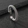 Anillo popular europeo y americano abierto de alambre de acero simple en forma de C de malla de acero de titanio pulsera combinable fábrica de joyería de acero inoxidable