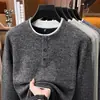 Nueva sudadera de manga larga para hombre de otoño, moderna, casual, cuello redondo, imitación de dos piezas, tejido de lana, camiseta base, suéter