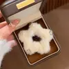 Atmósfera de Otoño e Invierno Clip para el Cabello de Felpa Blanca Pura Copo de Nieve Pinza BB para Mujer, Pinza Versátil Dulce y Linda Accesorio para el Cabello