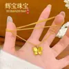 Artículo popular de TikTok, mismo estilo que el colgante de mariposa de doble capa cepillada de la tienda dorada, charm de mariposa tridimensional, cobre chapado en oro, accesorio de lujo ligero para mujer