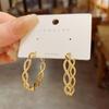 Moda Coreana Aretes de Aro Torcido de Metal Micro-Incrustado Versátiles Aretes de Tuerca de Aguja de Plata Personalidad Estilo Minimalista Accesorios para Mujer