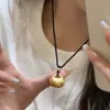 Collar Colgante de Fortuna Gordo Estilo Influencer de Moda para Mujer, Lujo Ligero, Sensación Elegante y de Alta Gama, Cierre de Cordón Negro, Cadena para Clavícula con Sentido de Diseño