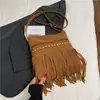 Bolsa de Ombro Transversal Feminina de Couro com Franja Outono Promoção Quente Nova Moda Textura Retrô Simples Grande Capacidade