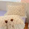 Conjunto de Capa de Edredom Estilo Ins Quatro Peças, Conjunto de Dormitório Estudantil Três Peças, Renda Floral, Forrado com Lã, Conjunto Espesso de Veludo Leiteiro Quatro Peças