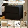 Mesita de noche de madera maciza cuidadosamente seleccionada para uso doméstico en el dormitorio, nuevo estilo crema, simple y lujosa, sensación de alta gama, pequeño armario de almacenamiento para mesita de noche