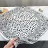 Pañuelo Cuadrado Pequeño de Imitación Seda Lana Algodón Lino, Nuevo Pañuelo de Seda Otoño e Invierno, Versátil para Viajes Diarios, Moda Retro, Chal Elegante de Alta Gama