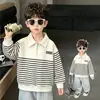 Roupa infantil, moletom listrado para meninos, coleção primavera/outono, novo estilo 2026, camisa polo de manga comprida para bebês e crianças pequenas, camisa polo da moda para meninos