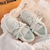 Zapatillas para mujer, nueva colección otoño 2026, zapatillas blancas populares, mocasines versátiles de suela gruesa, zapatos deportivos casuales