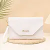 Bolsa feminina para o outono de 2025, modelo clutch da moda, com alça única, transversal ou de ombro. Bolsa envelope simples.