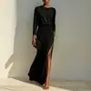 Vestido longo elegante de outono europeu e americano transfronteiriço 2026 com mangas compridas, cintura torcida, fenda lateral plissada, vestido de festa de noite