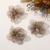 Estilo Coreano Novo Versátil Malha de Seda Brilhante com Pérolas Artificiais Flor de Cinco Pétalas Faixa de Cabelo Feita à Mão DIY Presilha Lateral Acessórios de Cabeça para Roupas