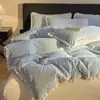 Juego de cuatro piezas retro de invierno tallado de terciopelo de leche engrosado, juego de tres piezas de sábana de cama de franela de coral con forro polar y funda de edredón de felpa