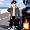 Jaqueta de Fleece para Meninos 2026 Novo Estilo Bonito Bebê Com Veludo Adicional Outono e Inverno Espessa Quente Com Capuz Top de Lã