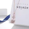 Versão de Luxo Shijia do Colar Olho do Diabo para Mulheres Apresenta um Pingente de Corrente para Clavícula Coração Pulsante Cisne Dinâmico Swarovski