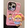 Muñeca Alice Llorando con Lazo de Cuadros Rosa y Blanco de Dibujos Animados Adecuada para Funda de Teléfono Móvil Apple 15 14 iPhone16Promax 14