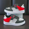 Sapatos de malha respirável de verão para meninos Sapatos de prancha infantil de cano baixo Nova moda Primavera e outono Tênis ultraleve e fino para crianças médias e grandes