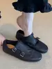 Zapatos planos de cuero tallado retro británico para mujer, versátiles mocasines brogue de punta redonda