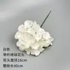 Materiais florais em tons de branco para salões de casamento, móveis para vitrines, adereços de flores de seda para decoração suave, arranjos de flores, marcadores de corredor, buquês artificiais atacado