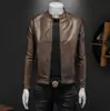Chaqueta de cuero para hombre, top de marca de moda nuevo, elegante y ajustada, chaqueta de cuero casual estilo motociclista con cuello alto para otoño e invierno