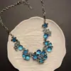 Collar de Flor Azul para Mujer, Fresco y Elegante, Lujo Ligero, Artesanía Pesada, Cadena Corta para Clavícula de Vestido de Noche, Accesorio de Nicho de Gama Alta