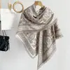 Xale Jacquard Espesso de Inverno Roupa Exterior Cachecol Triângulo Imitação de Caxemira Cachecol Roupa Exterior Estilo Coreano Profissional Xale Quente Atacado