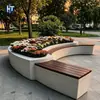 Banco floreira integrada curva em UHPC, assento de lazer em GRC com madeira anticorrosiva, banco paisagístico de plantio verde com formato especial