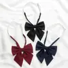 Pajarita de Plumas Jk Uniforme Pajarita de Color Sólido Estilo Academia Femenina Camisa Accesorios de Uniforme Escolar Traje de Marinero Pajarita Pluma Roja