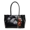 2025 Nova Bolsa Tote Transfronteiriça Bolsa de Ombro para o Dia a Dia Grande Capacidade Bolsa de Ombro Feminina Bolsa de Balde Simples Bolsa Feminina de Luxo Leve