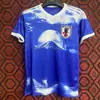 Camisa da Seleção Japonesa 2023 Versão Especial Anime Futebol Little Shin-Chan Traje de Futebol Manga Curta Asa Espacial Grande Esportes de Futebol
