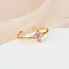 Anillo Abierto de Acero de Titanio con Diseño de Trébol de Cuatro Hojas de Lujo Ligero y de Nicho, Anillo de Moda para el Trabajo con Diamantes Rosas Azules y Textura Martillada, Joyería Exquisita Pulida