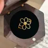Anillo Minimalista de Flor Hueca para Mujer, Moderno y Elegante, Versátil Apilable de Lujo Ligero Anillo Abierto, Anillo de Dedo Índice de Moda