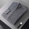 Novo Suéter Masculino de Lã Pura Outono e Inverno com Gola Alta Meia, Estilo Casual Solto, Jaqueta Suéter de Tricô Cardigan com Zíper Espiga de Trigo