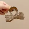 Pinza para el cabello de tamaño mediano de lunares blancos y negros estilo francés, diseñada para la parte trasera de la cabeza, un accesorio para el cabello nuevo y elegante con un aspecto sofisticado y con estilo