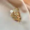 Broche Geométrico de Perlas de Alta Gama para Mujer, Accesorio de Ropa para Prevenir la Exposición, Broche Exquisito de Lujo Ligero con Diseño de Moda