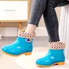 Zapatos de agua cortos para mujer, botas de lluvia para adultos, botas de agua de invierno forradas de polar, botas de lluvia antideslizantes, cubrezapatos de goma cálidos para trabajadores de oficina, uso en cocina