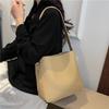 Bolsa Retrô de Grande Capacidade para Mulheres 2025 Primavera Nova Moda Trendy Bolsa Balde Nicho Bolsa de Axila Bolsa Transversal